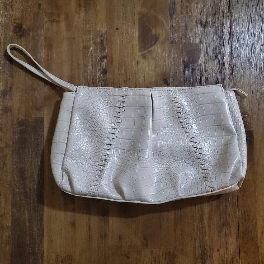 New Women's Apt 9 Ivory Cream Faux Croc Embossed Clutch Purse - Boho / Western